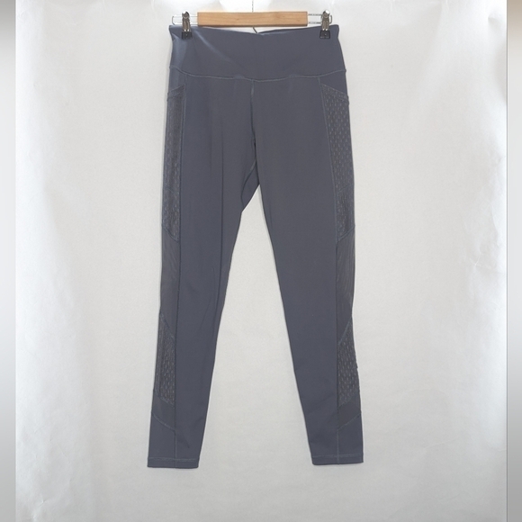 Victoria's Secret VSX Sport Knockout Light Purple Leggings Medium Mesh Lilac - Picture 1 of 6